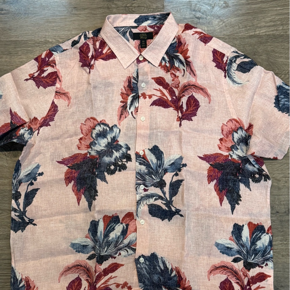 Lenin Men's Pink Floral Short-Sleeve Button-Up Shirt